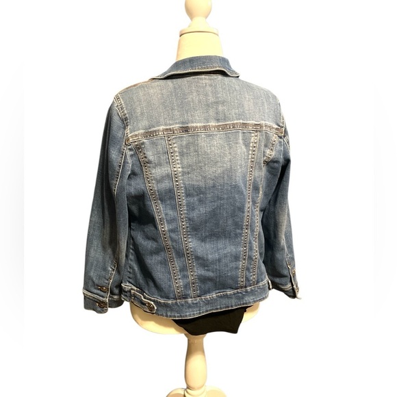 Chico’s classic cut denim jacket size M (Chico’s size 2) - excellent condition - Picture 2 of 4
